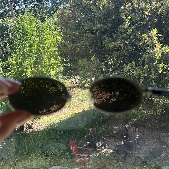 Gucci Oval Black Sunglasses - Picture 3 of 11